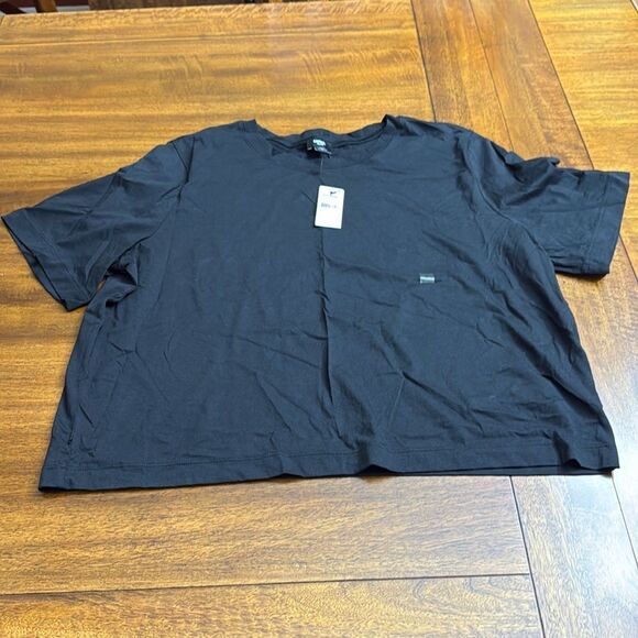 Express Cropped T Shirt Size Large - Picture 1 of 5